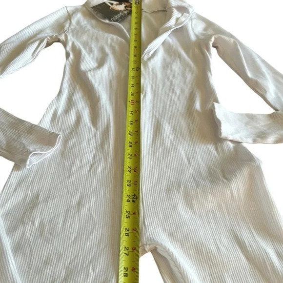 White jumpsuit,layering ,apres ski,bodycon sculpting,ribbed,mock neck,NWT”,125$ - Picture 13 of 15